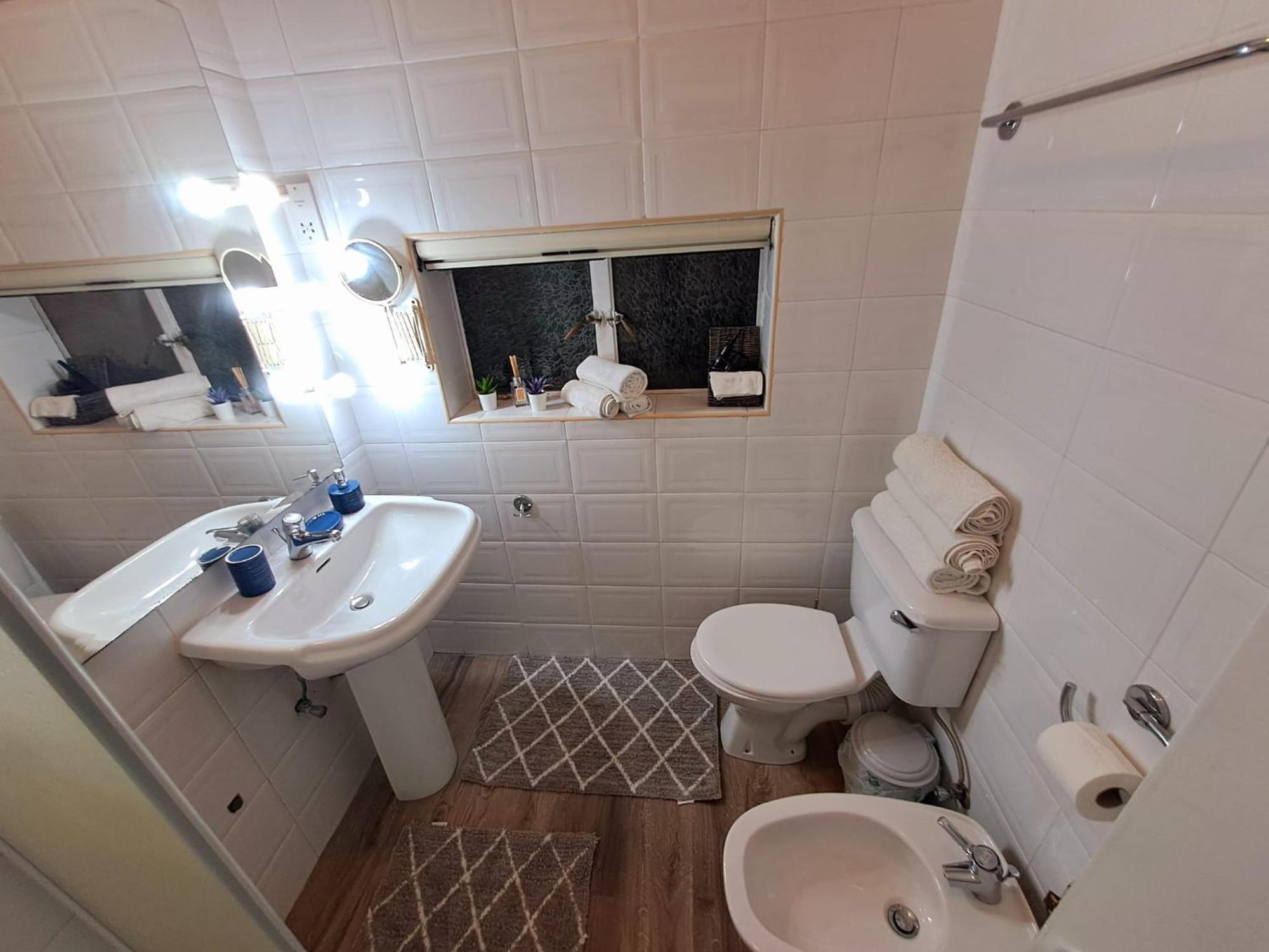 Bed and Breakfast Rotas B Сент Джулианс Экстерьер фото