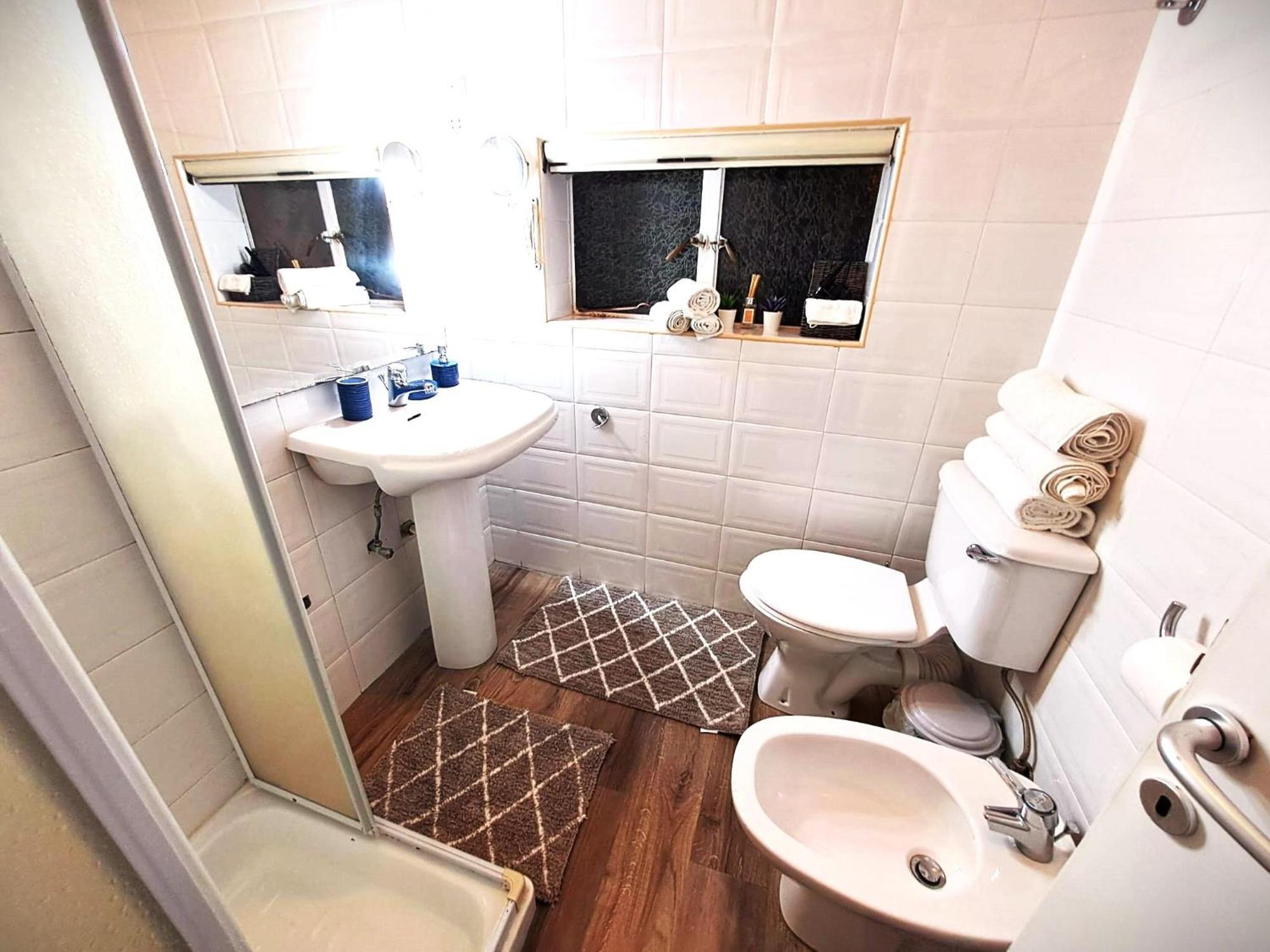 Bed and Breakfast Rotas B Сент Джулианс Экстерьер фото